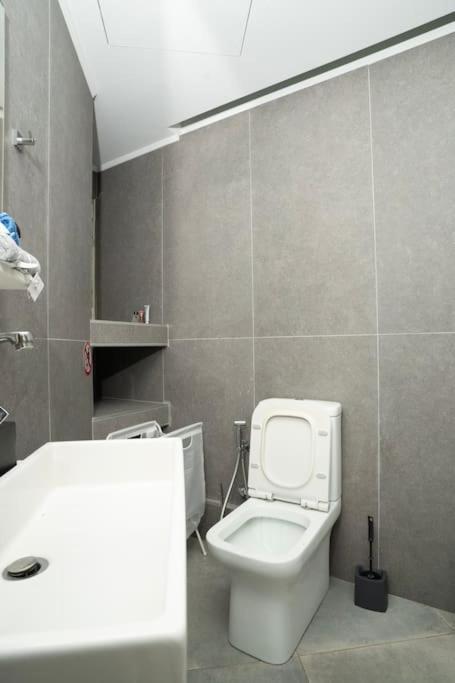 Homey Renovated 1 Bedroom Apartment In Kesariani Ateny Zewnętrze zdjęcie