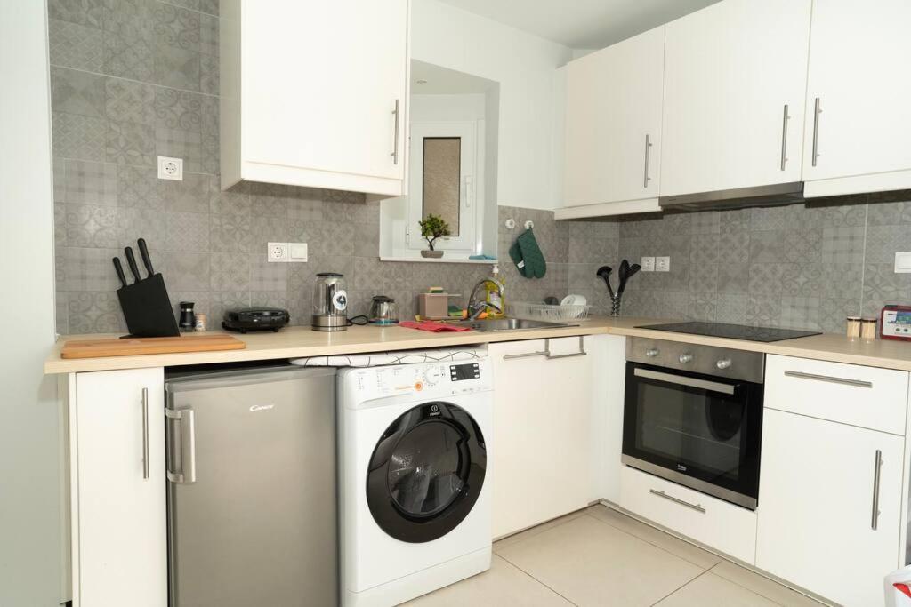 Homey Renovated 1 Bedroom Apartment In Kesariani Ateny Zewnętrze zdjęcie