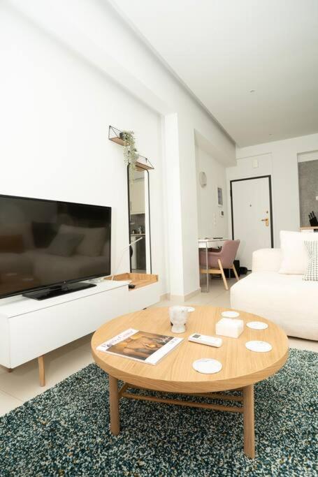 Homey Renovated 1 Bedroom Apartment In Kesariani Ateny Zewnętrze zdjęcie